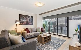 Luxe 2-Bed Apartment With River Views Near Casino